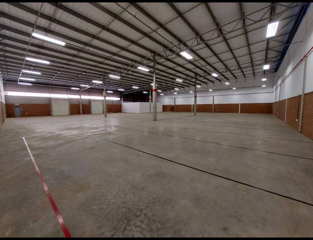 1,316M² WAREHOUSE TO LET IN CLAYVILLE